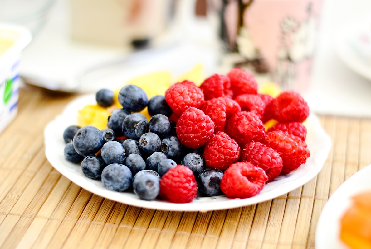 Pomarańcze i cytryny na świeżym powietrzu